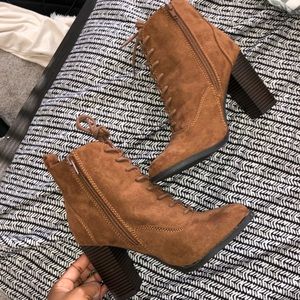 Cognac heeled booties